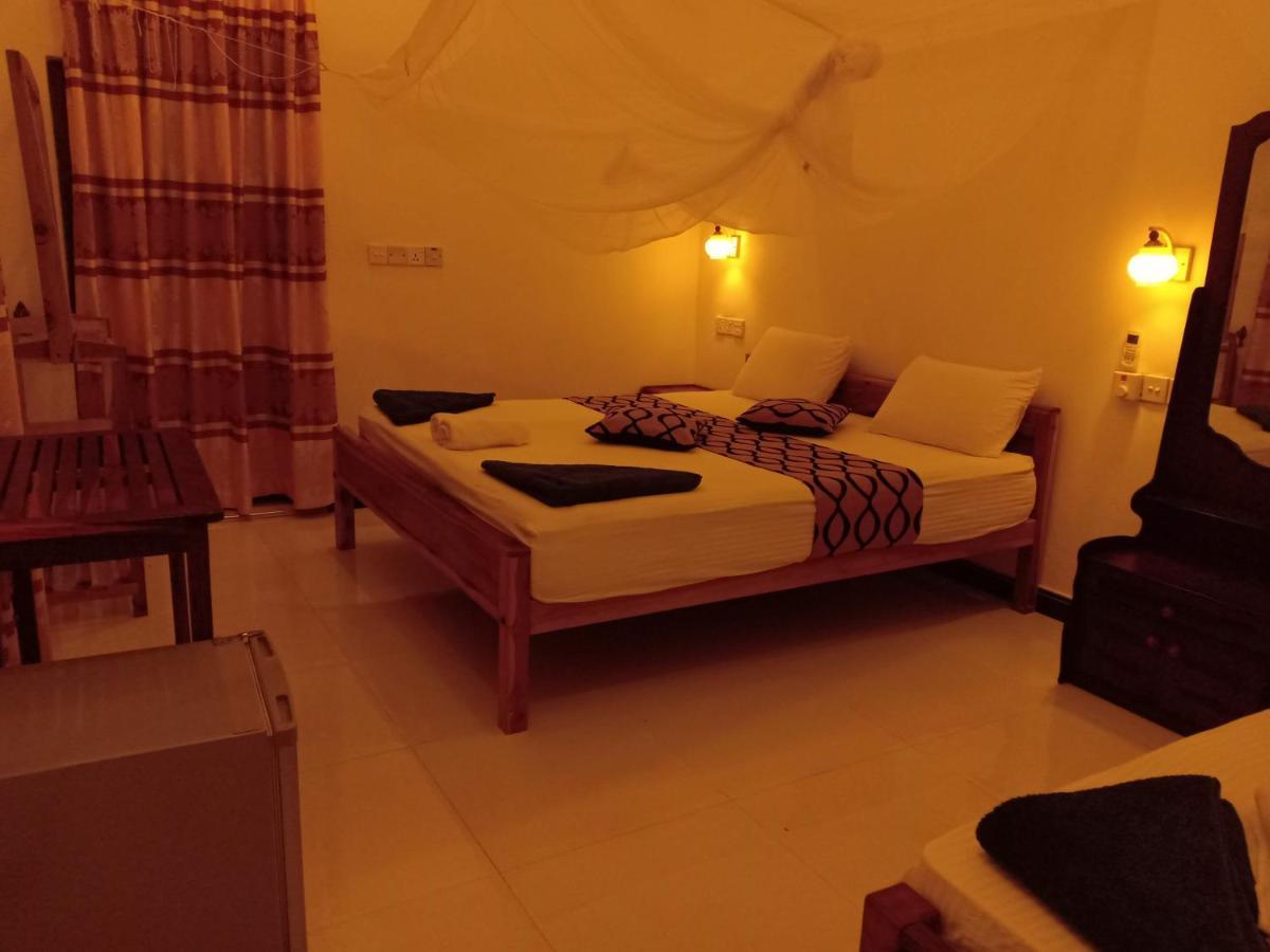 Surf & Sand Hotel Arugambay Arugam Bay Esterno foto