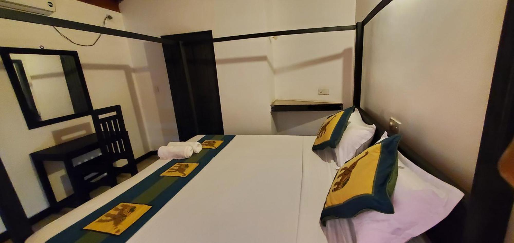 Surf & Sand Hotel Arugambay Arugam Bay Esterno foto