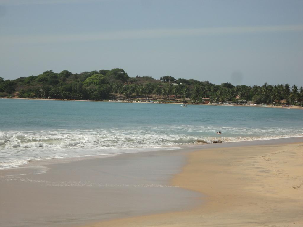 Surf & Sand Hotel Arugambay Arugam Bay Esterno foto