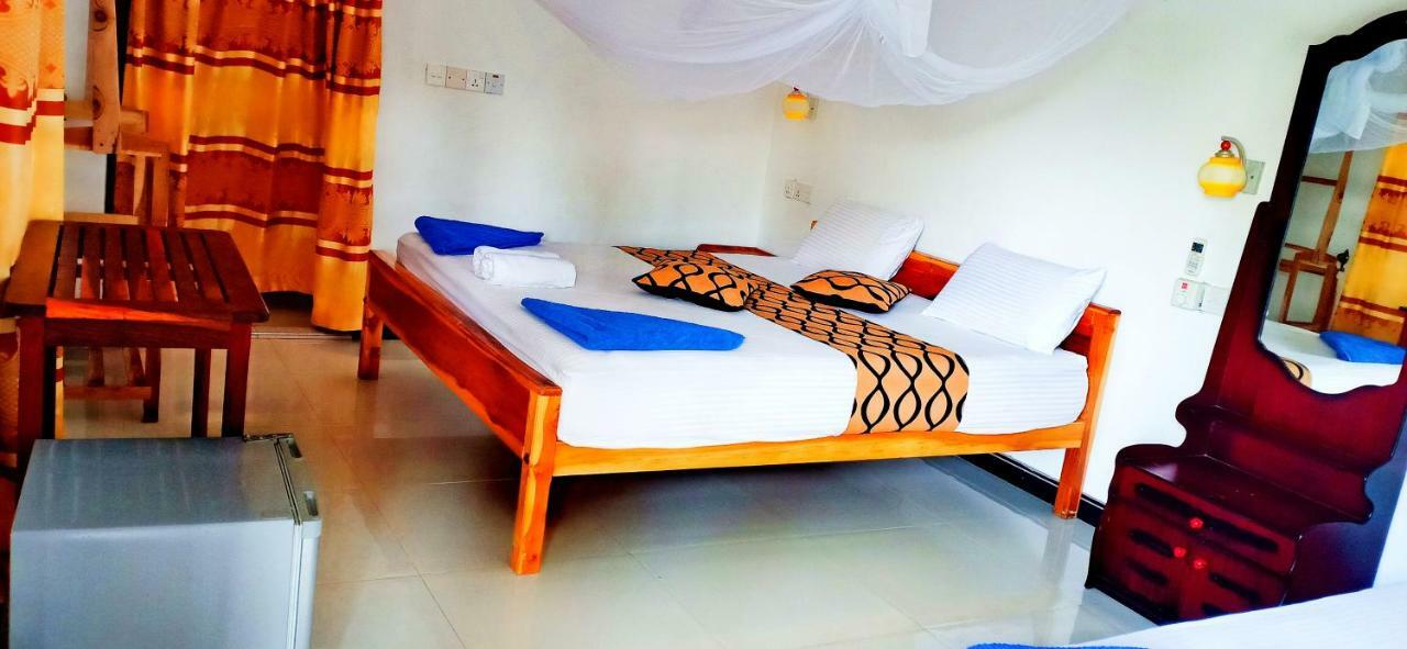 Surf & Sand Hotel Arugambay Arugam Bay Esterno foto