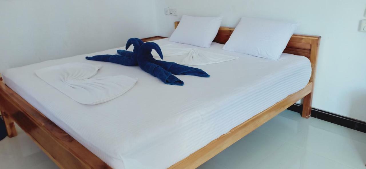 Surf & Sand Hotel Arugambay Arugam Bay Esterno foto